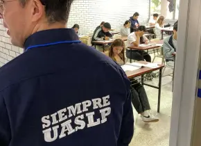 Fotos | Miles de jóvenes, por un lugar en la UASLP