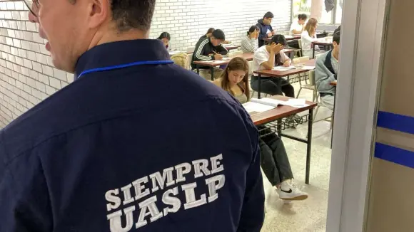 Fotos | Miles de jóvenes, por un lugar en la UASLP