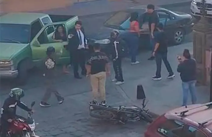 Incidente vial acaba en gresca, en el Centro H.