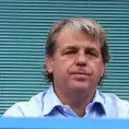 La UEFA multa a Chelsea y a Barsa