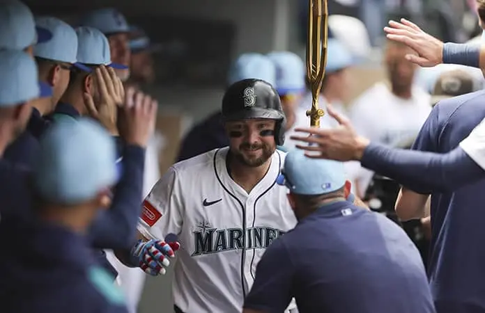 Marineros blanquean 6-0 a los Piratas