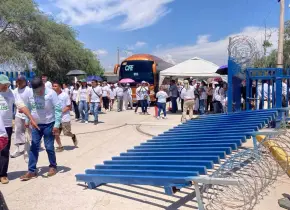 Video | Militantes del PVEM dan portazo en termoeléctrica de Villa de Reyes