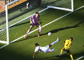 El Madrid vence con angustia al Dortmund; va a semis