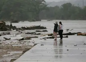 Repentina lluvia en montañas de Texas mata a 24