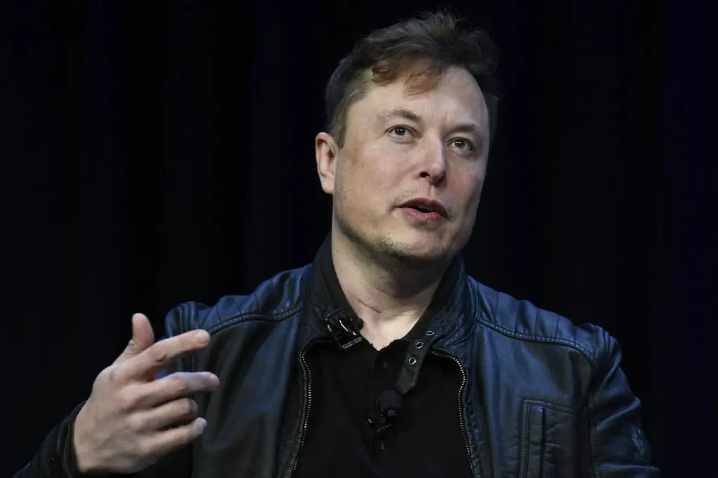 Elon Musk se disculpa por caída global de Starlink