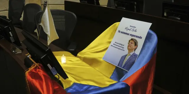 Corren colombianos en honor a Uribe en Carrera por la Vida Miguel