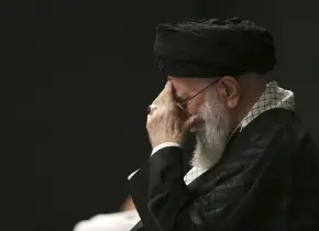 Líder Supremo de Irán, Ayatolá Alí Jamenei, Hace Aparición Pública Tras Guerra con Israel