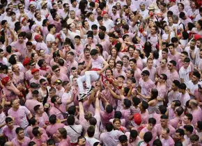 Pamplona atrae a miles de asistentes para los Sanfermines