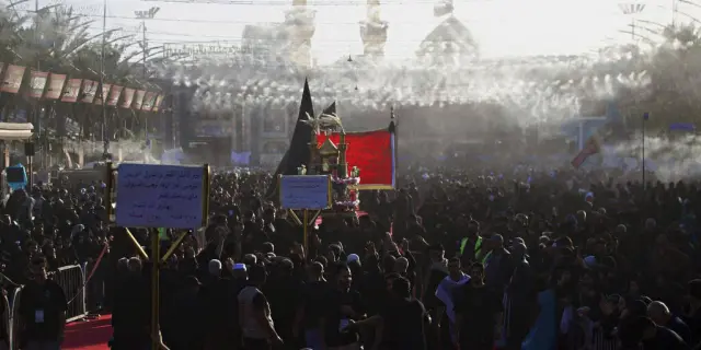 Peregrinos chiitas llegan a Karbala para Ashura