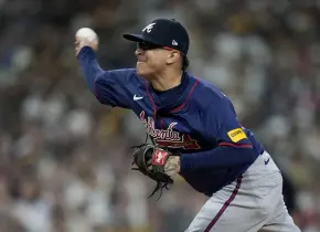 Jesse Chavez regresa por séptima vez a los Bravos de Atlanta