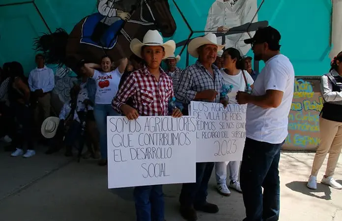 Campesinos de Villa de Reyes, tan cerca y tan lejos