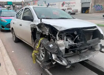 Choques en Av. Gálvez dejan daños materiales