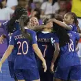 Francia sorprende y vence a Inglaterra