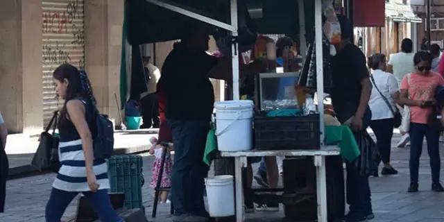 Reporta Comercio padrón de 1,018 ambulantes en el C.H.