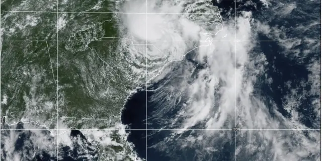 Rescates acuáticos y desplazados: Emergencia por inundaciones en Carolina del Norte
