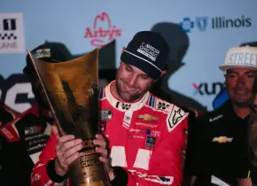 Shane van Gisbergen triunfa en Nascar Cup y Xfinity en Chicago