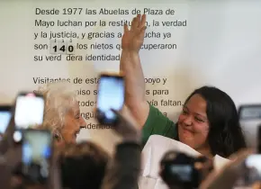 Abuelas de Plaza de Mayo encuentran al nieto 140 apropiado durante la dictadura argentina