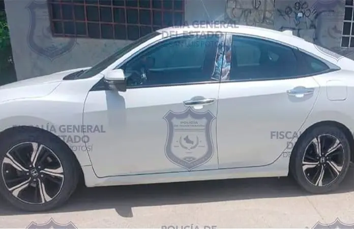 Aparece en Valles auto hurtado en Jalisco