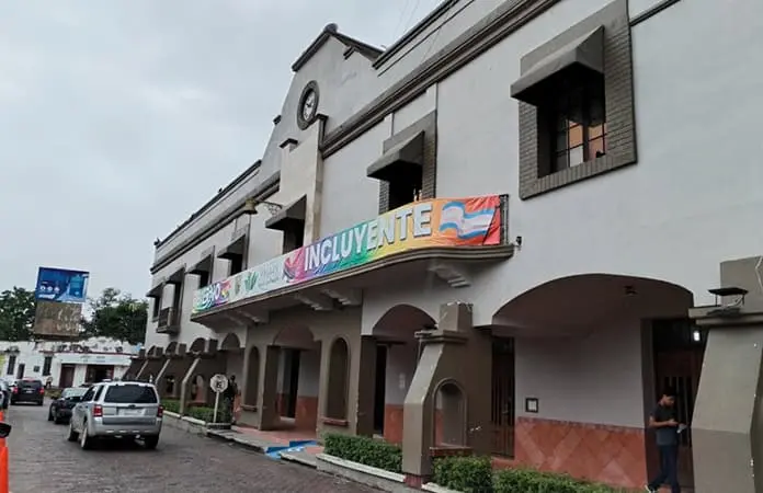 Dan aumento a burócratas municipales