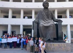 Se manifiestan trabajadores del Poder Judicial