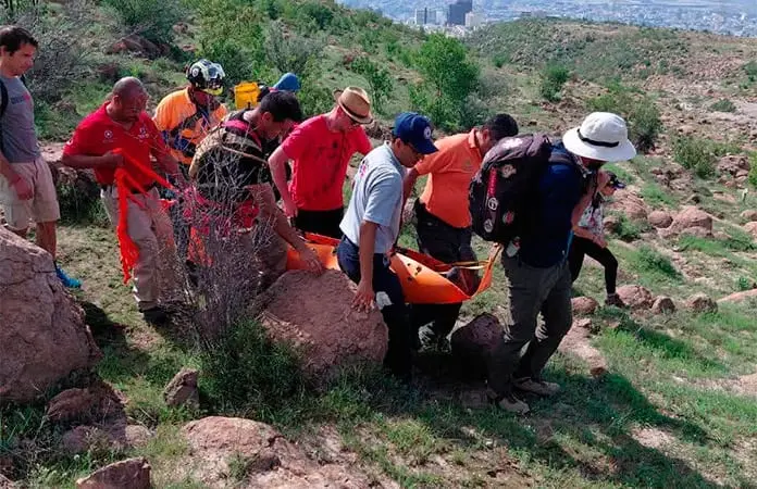 Rescatan a senderista en Sierra de San Miguelito