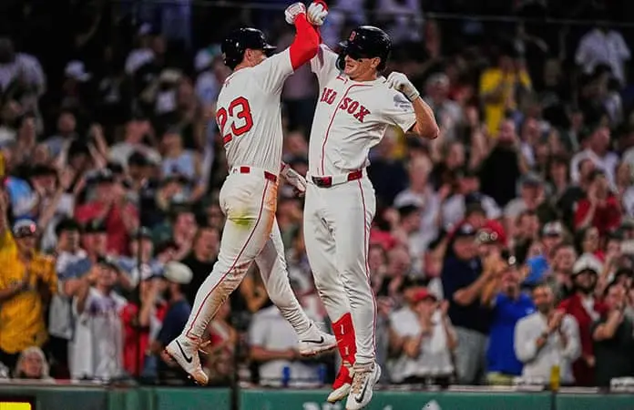 A base de jonrones Medias Rojas ganan