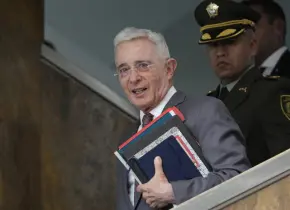 Jueza decidirá futuro de Álvaro Uribe en histórico juicio en Colombia