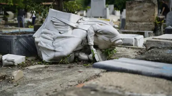 Ángeles caídos, tumba de un expresidente vandalizada: tour a un histórico panteón en Venezuela