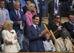 Roger Federer presencia victoria de Djokovic en Wimbledon