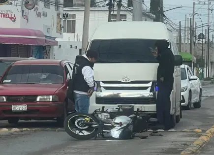 Embisten a motociclistas en avenida San Pedro