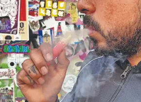 Prohibición de vapeadores en México fortaleció a cárteles y desató mercado negro