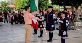 Escuelas terminan el ciclo escolar anticipado