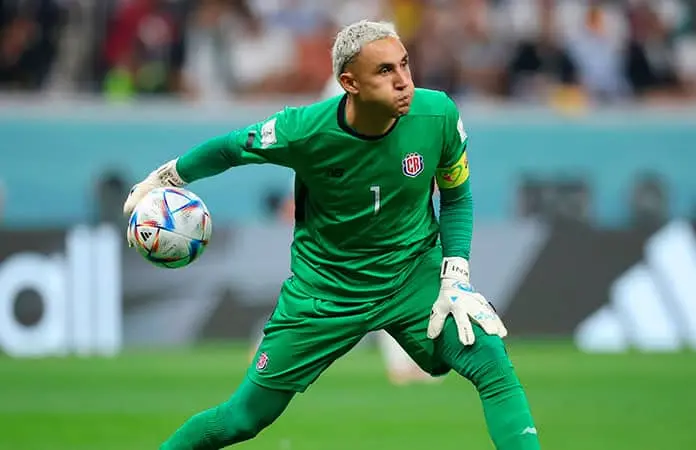Keylor Navas en la mira de Pumas