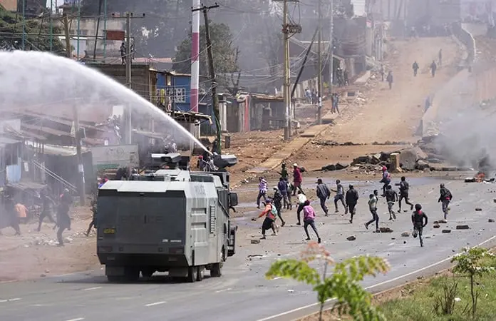 Policía de Kenia mata a diez en protesta