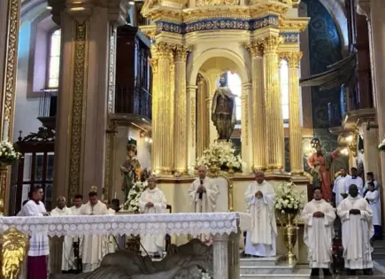 Presentan en Catedral a sacerdotes ordenados por León XIV
