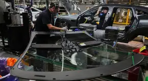 Opiniones divididas en la industria automotriz sobre jornada de 40 horas
