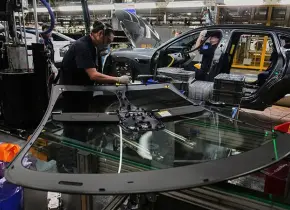 Sube producción de autos 4.89%