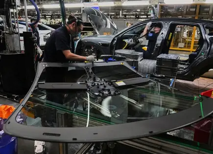 Sube producción de autos 4.89%