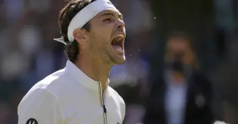 Taylor Fritz agradece a su novia tras victoria en Wimbledon y avanza a semifinal contra Alcaraz