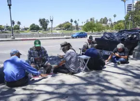 Residentes siguen conmocionados tras operativo de migración en el parque MacArthur
