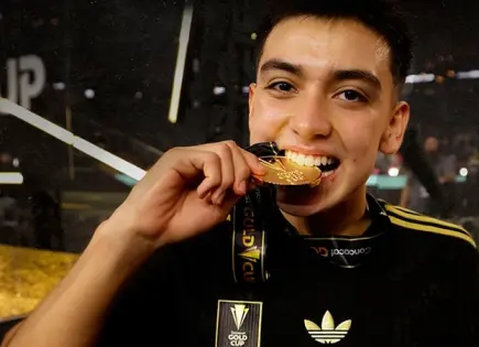 Gilberto Mora emocionan a los aficionados de las Águilas Gilberto Mora emocionan a los aficionados de las Águilas