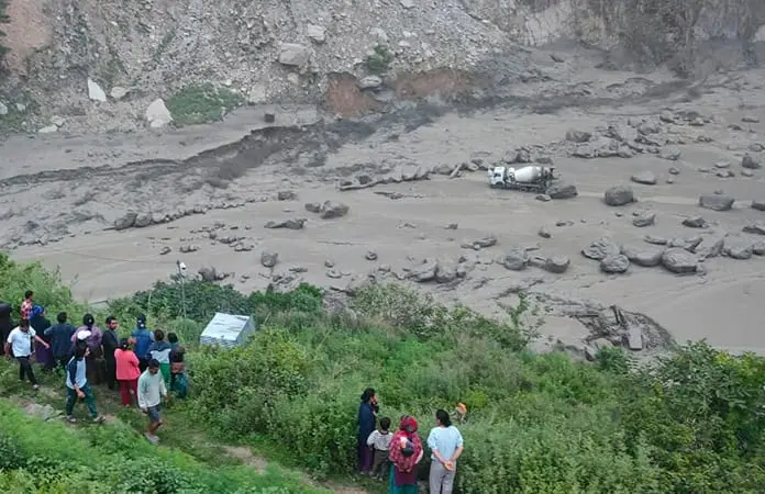Inundaciones en Nepal arrastran a dieciocho