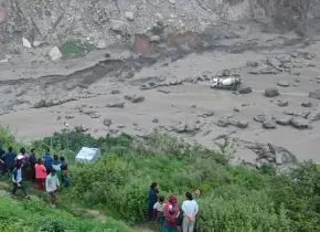 Inundaciones en Nepal arrastran a dieciocho