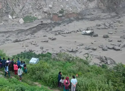 Inundaciones en Nepal arrastran a dieciocho