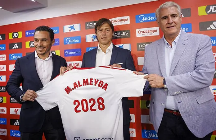 Presentan a Almeyda como DT del Sevilla