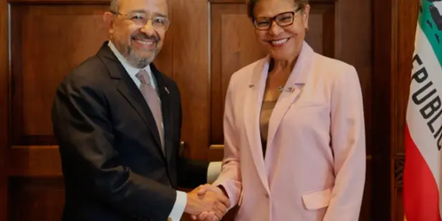 Cónsul de México en Los Ángeles se reúne con alcaldesa Karen Bass