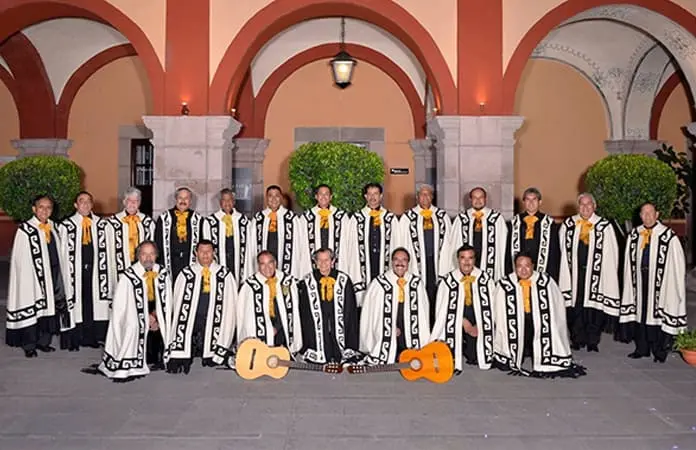 Velada con la Rondalla Universitaria