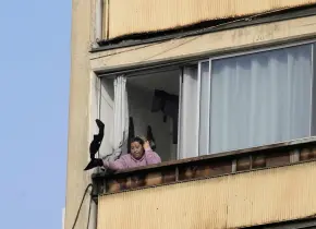 Incendio en edificio de Santiago deja 9 personas afectadas