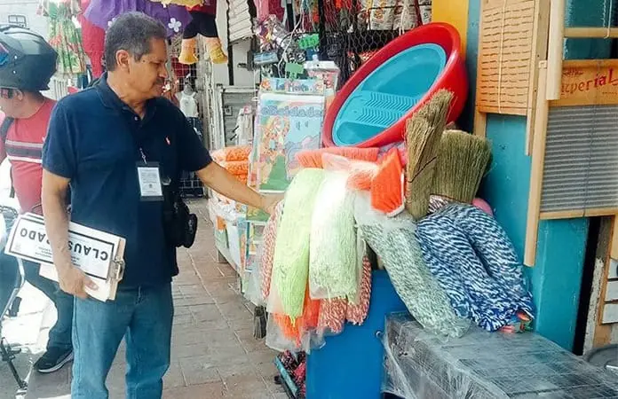 Comercios no pagan refrendo