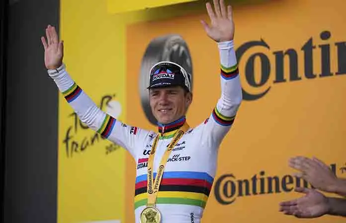 Remco Evenepoel gana la contrarreloj